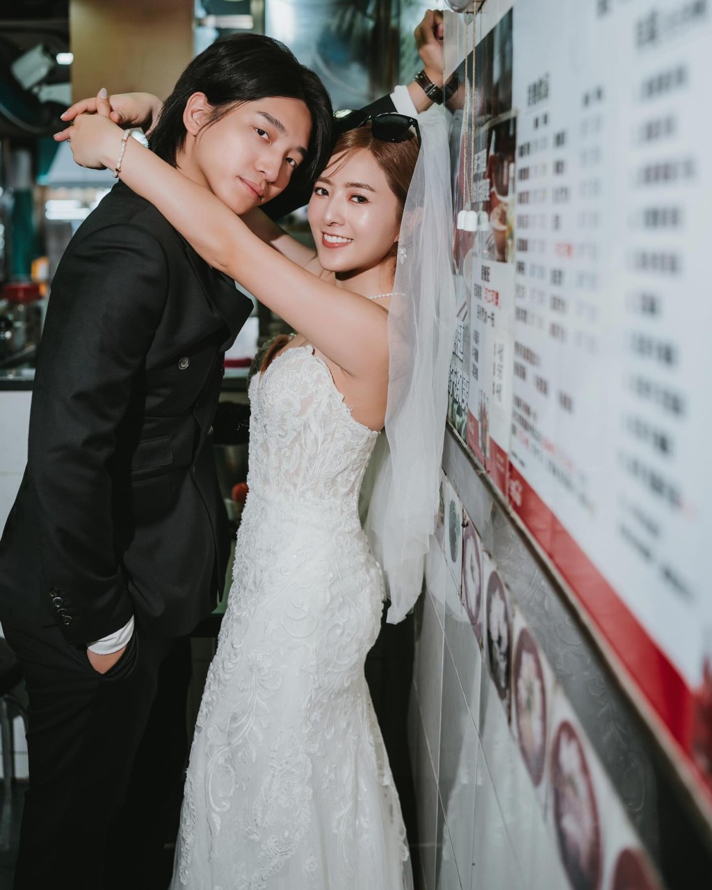 李亦喬上月於社交網連環出Po正式公開靚靚婚照。  ​