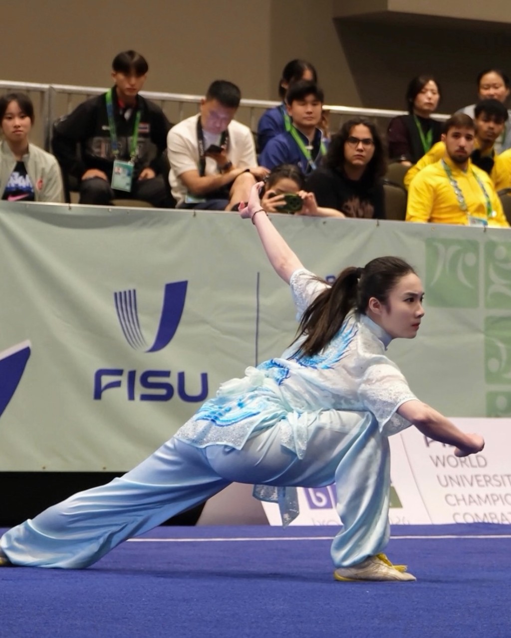 杨子莹现时就读于香港教育大学健康教育荣誉学士课程，并为香港体育学院精英运动员，近年在国际赛事屡创佳绩。