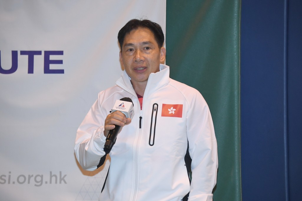 巴黎奥运前夕，香港羽毛球队会见传媒，港队总教练何一鸣。 吴家祺摄
