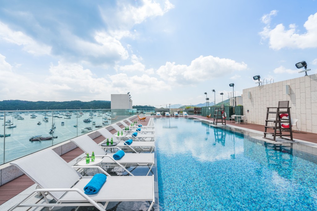 酒店戶外泳池景致一流，適合一家大小或與閨密入住，亦是假日玩樂之選。