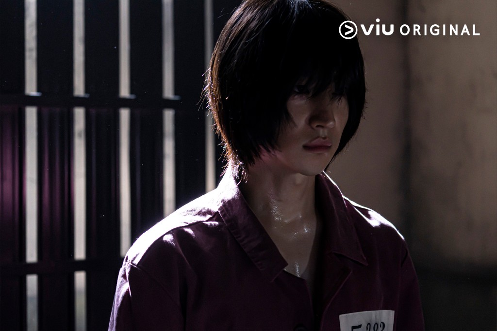 李帝勳在第二季被關在單人監獄。