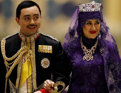 拉比阿图2015年4月与阿都马力王子结婚。路透社