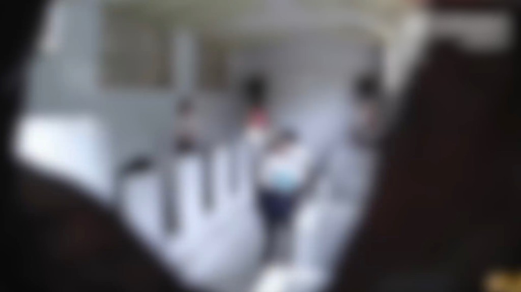 網民在色情網站偷拍專區發現長達2小時的學校女廁偷拍影片。