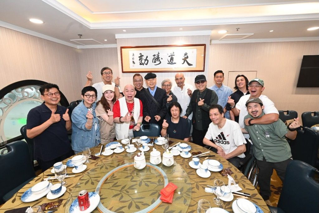 難得聚首一堂。 難得聚首一堂。