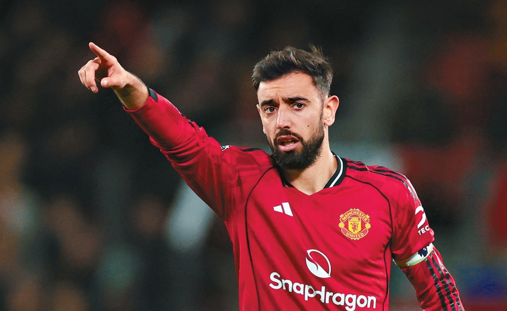 B費「懇求」教練團讓他復出，在今場領軍出戰。