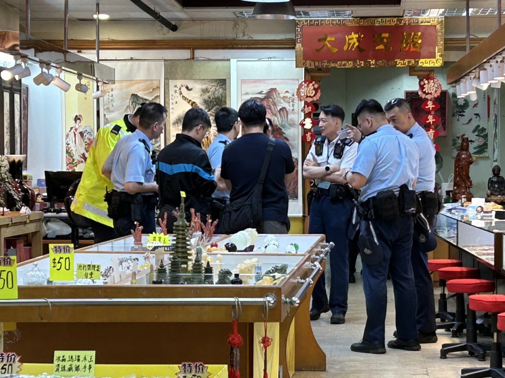 警方到場調查。曾志恒攝 警方到場調查。曾志恒攝