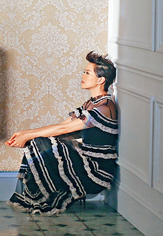 梁咏琪今日出席环记唱片的记者会。