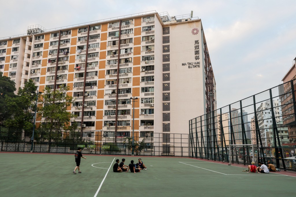 目前規劃及進行中的公屋重建項目單位約41000個。圖為馬頭圍邨