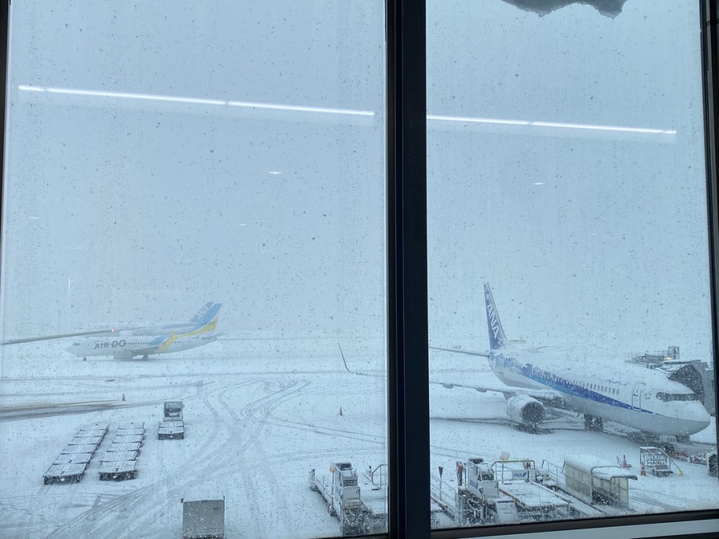 周日在新千岁机场升降的航班,共有160个航班取消。X QZ2pLfYI0s 周日在新千岁机场升降的航班,共有160个航班取消。X QZ2pLfYI0s