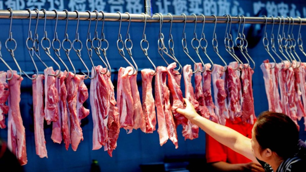 四川11名食堂員工侵佔「優質肉製品」。新華社示意圖
