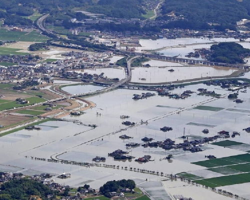 日本九洲多個地區連日來暴雨連連。AP圖片