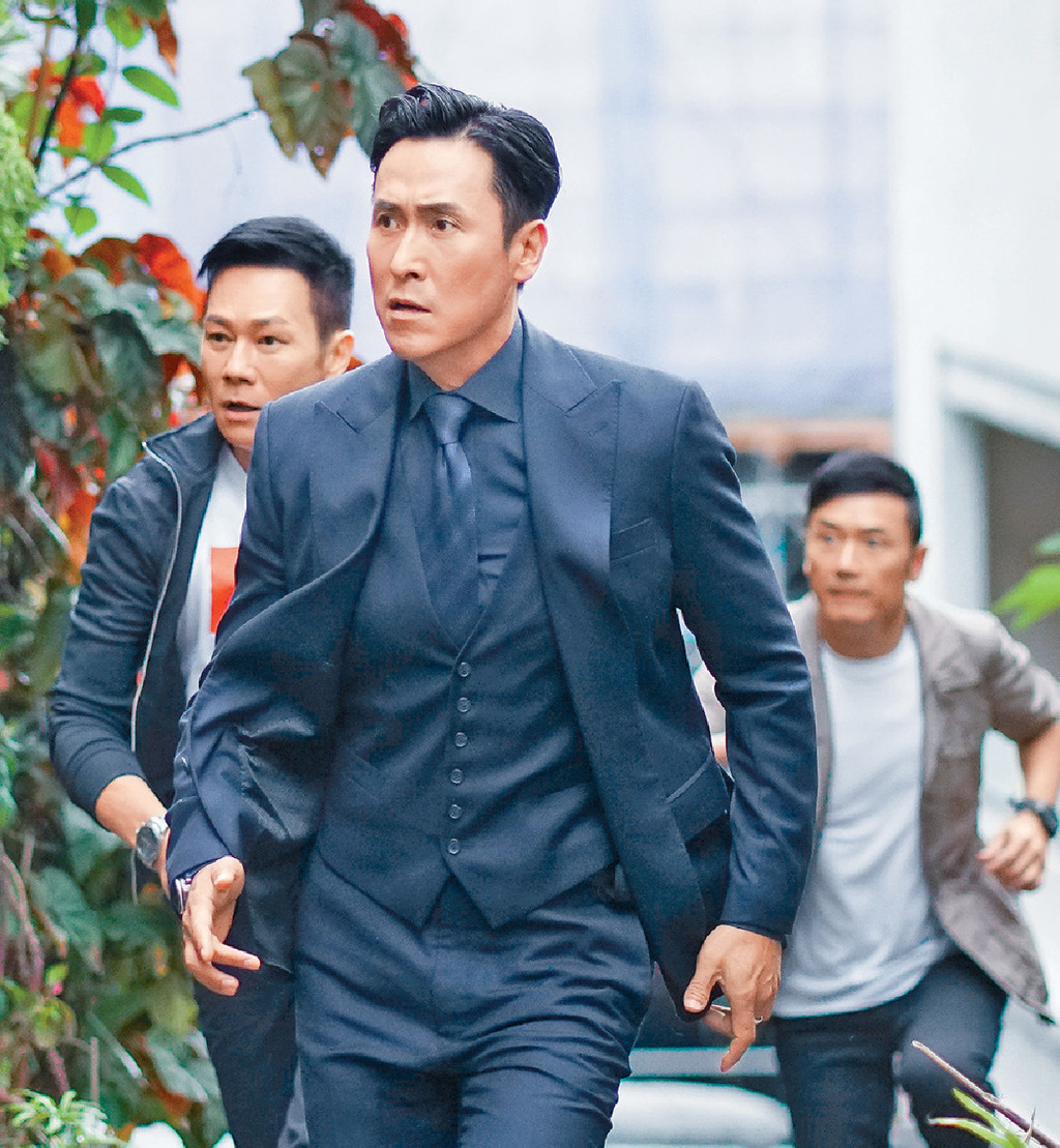 ■馬德鐘、張家輝與苗僑偉攜手搗破生化恐怖組識。
