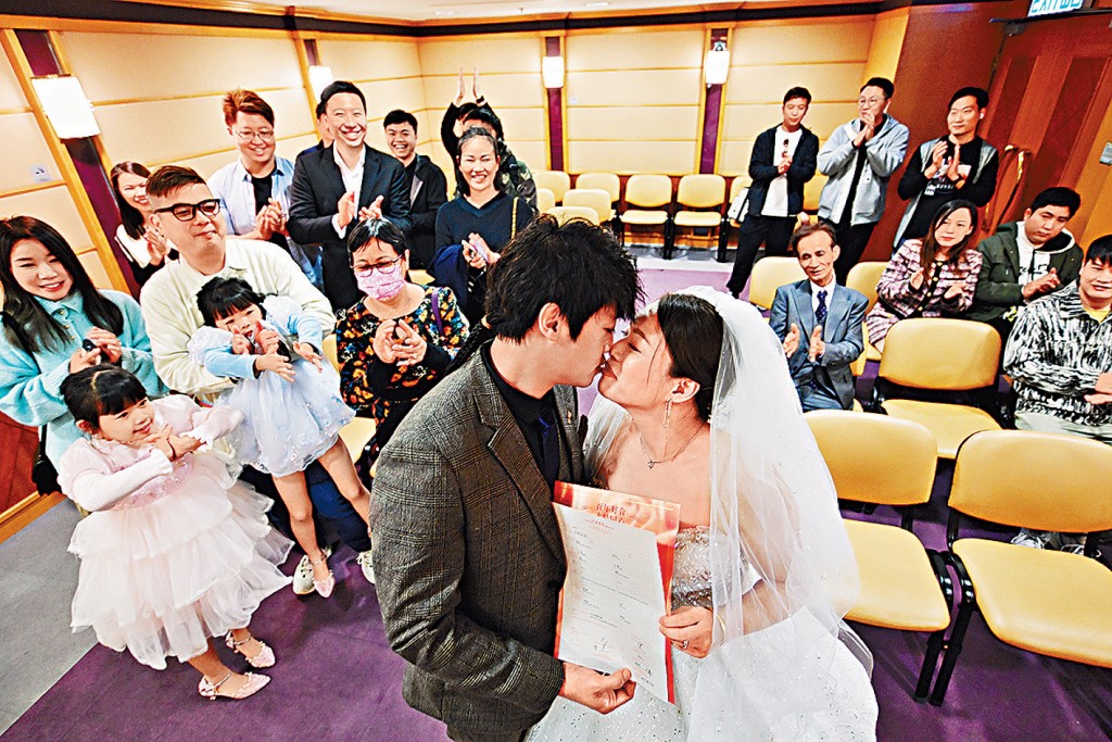 陳先生陳太在情人節共偕連理。