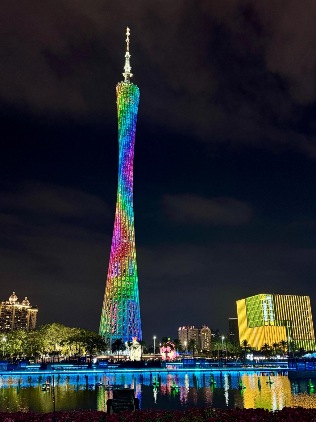 廣州塔換新裝迎全運。楊功煜攝 廣州塔換新裝迎全運。楊功煜攝