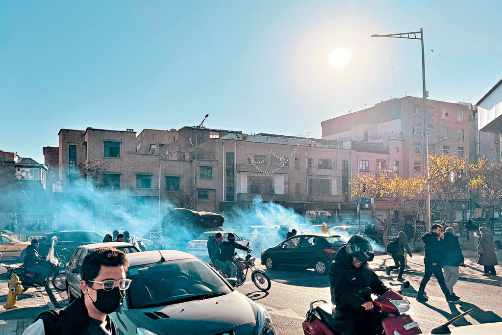 德克蘭上月底有商販上街示威。 