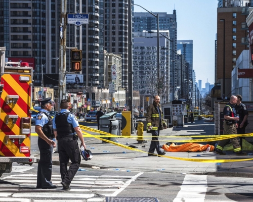 车祸中2名南韩人死亡
1名南韩人受伤。AP图片