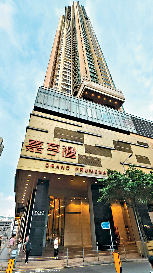 嘉亨灣住戶反映食水黑點問題後,物業服務處發通告知會住戶有關水務署進行喉管改善工程事宜。
