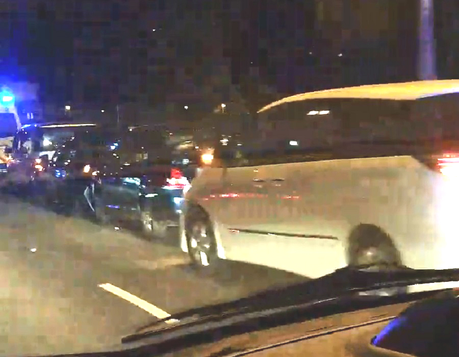 屯門公路4車相撞。網民‎Gary Ip圖片