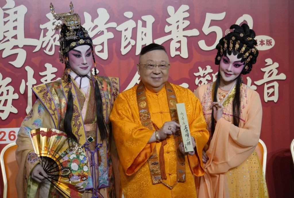 這次《蝶海情僧》西九演出有了全新組合，由資深老倌蓋鳴暉（左）帶領年輕紅伶梁心怡（右），勢必擦出火花。