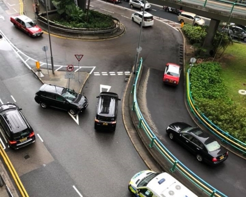 私家車失事。網民KoKa Ngai圖片