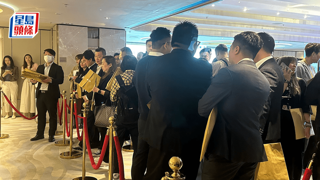 康城海瑅灣I首推254伙招標 大批準買家到場遞交標書