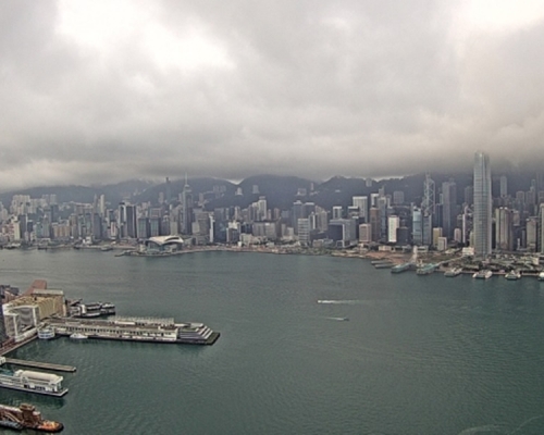 預測今日間中有驟雨及雷暴。天文台圖片