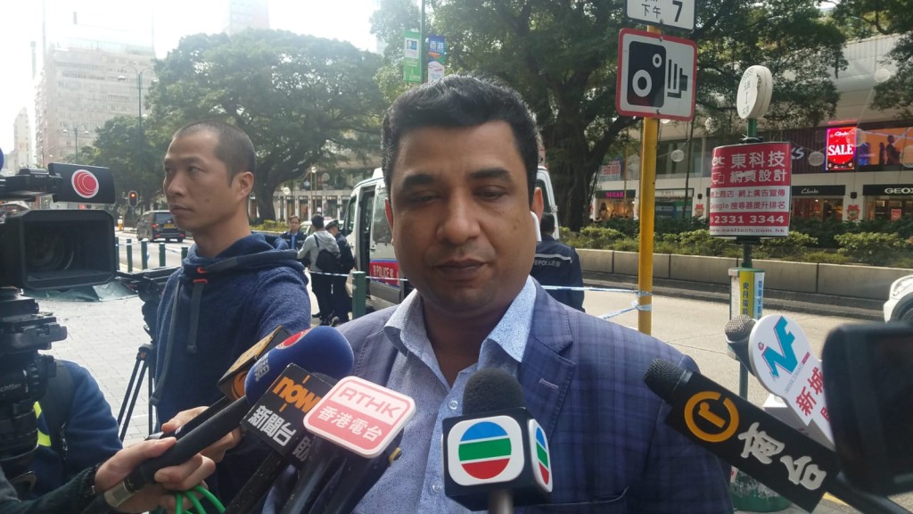 裁縫店職員John指事發時聽到一聲巨響。