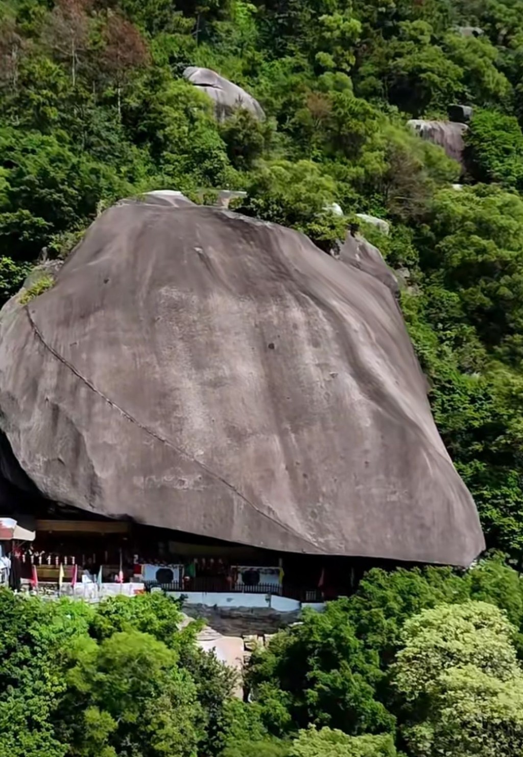 潮州打卡景點2024｜6. 甘露寺 廣東十大著名佛寺，也是潮汕規模最大的天然石窟寺。（圖片來源：御美映心@小紅書）