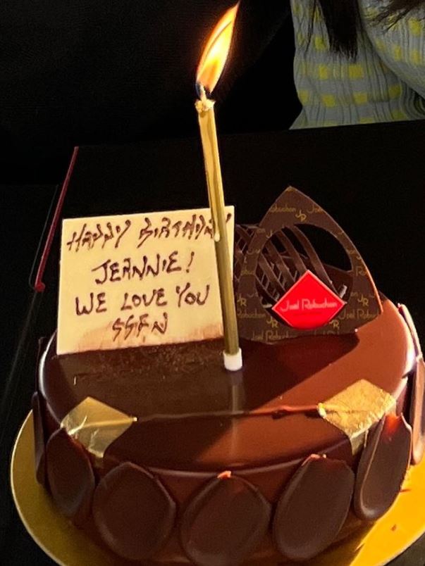 三人為陳瀅補祝生日。