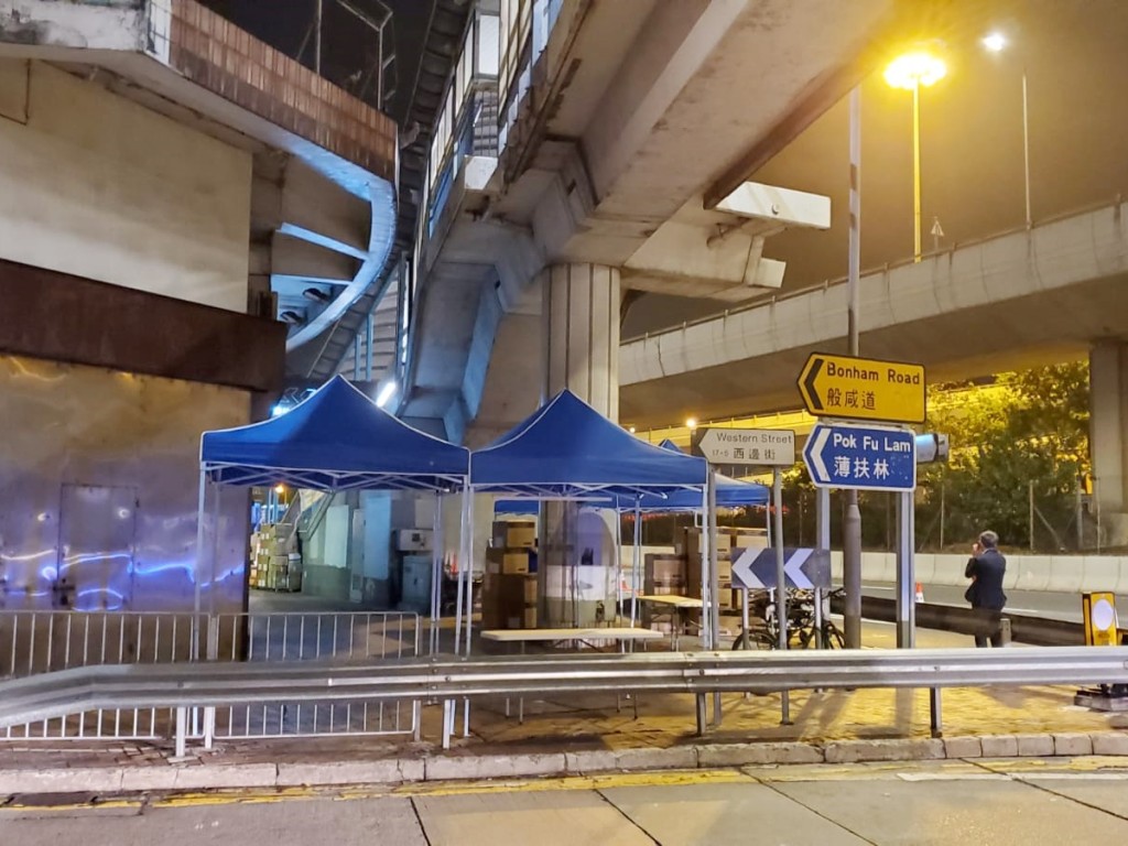 西環均益大廈第三期封區強檢。