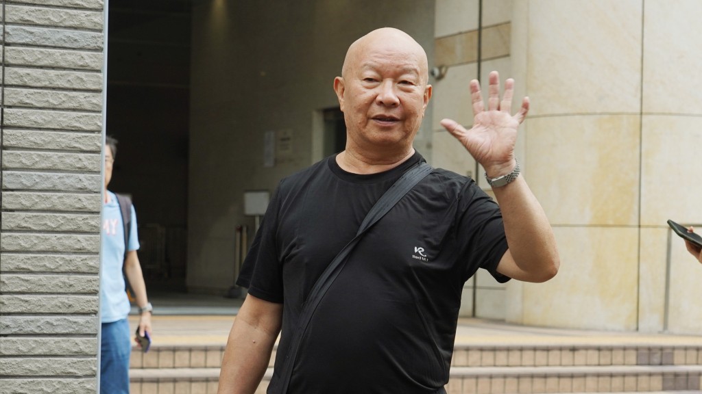李解新再遭票控沒有許可證而在公眾街道或道路上奏玩樂器等12罪提堂。葉偉豪攝