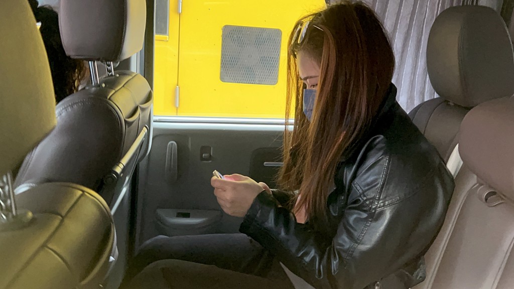 涉事兌換店女子。楊偉亨攝 涉事兌換店女子。楊偉亨攝