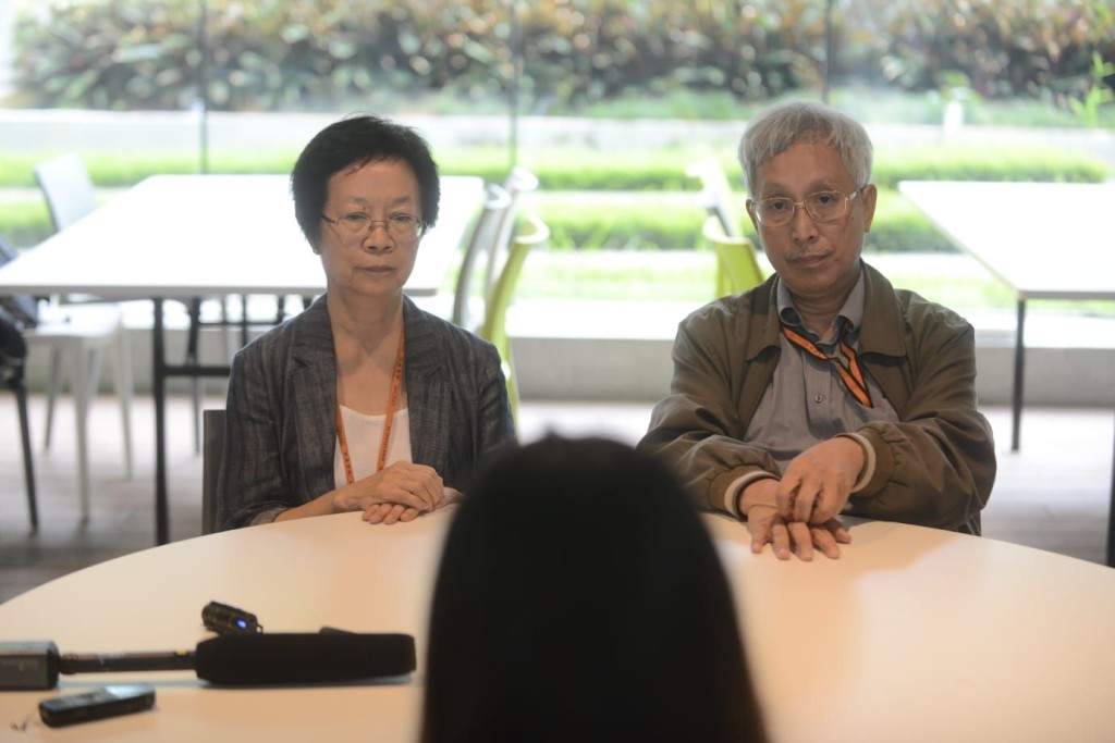 學生會臨時行政委員會與兩名副校長對話。