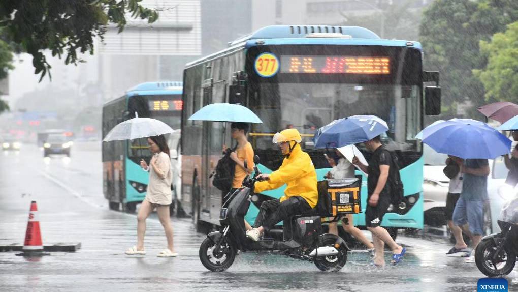 深圳4預警齊發,全市進入暴雨戒備狀態。