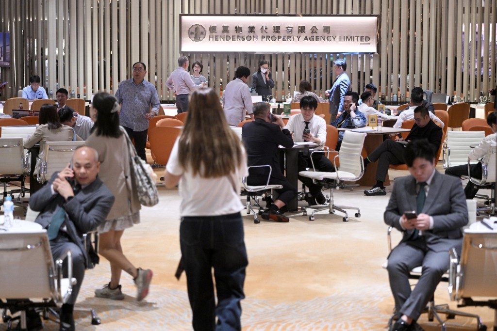 映汇开放示范单位予公众参观，现场可见陆续有睇楼客前来。