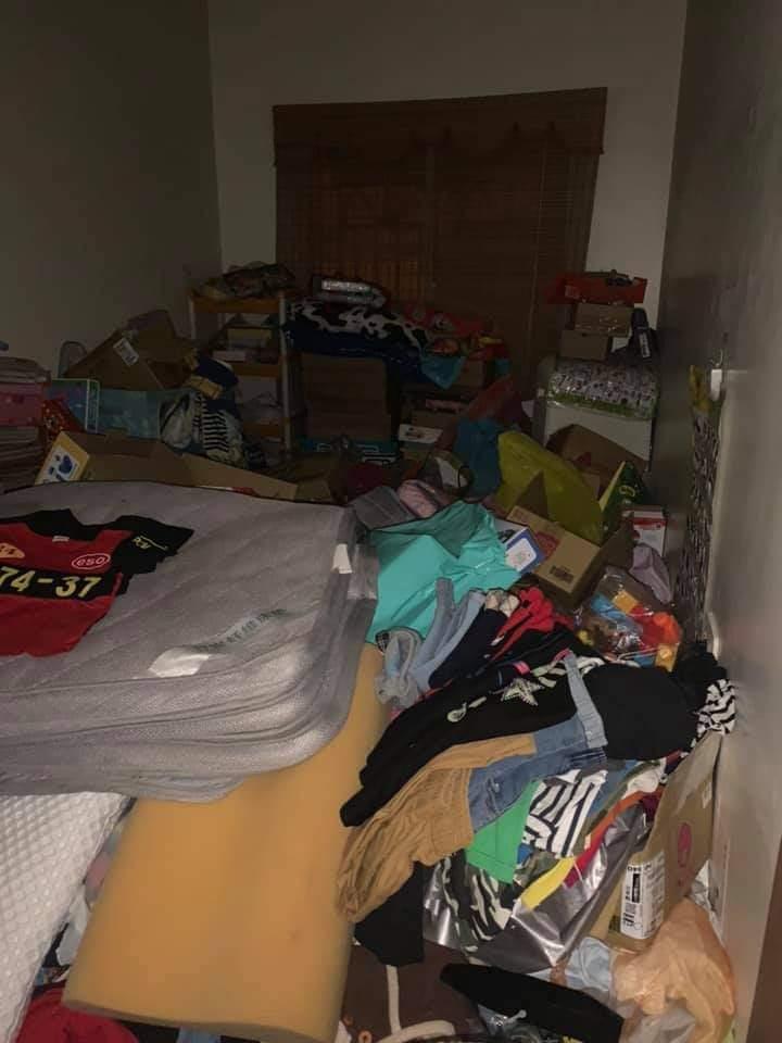 所有房間都被網購物品堆滿。爆怨2公社FB圖片