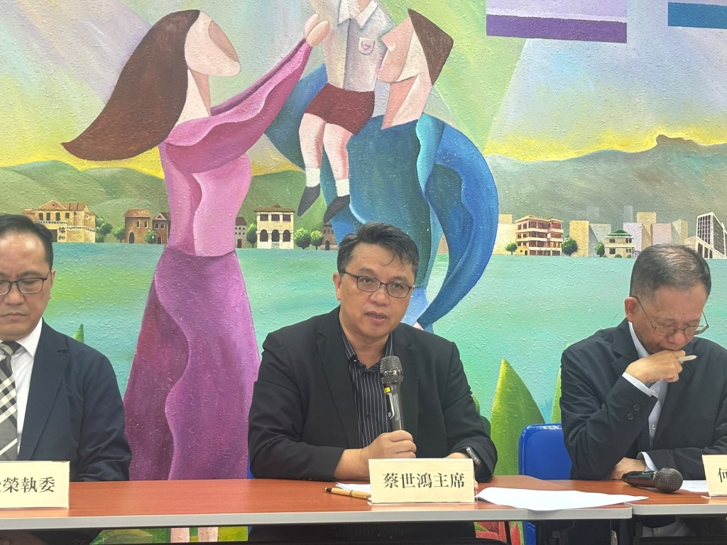 教评会主席蔡世鸿。 教评会主席蔡世鸿。