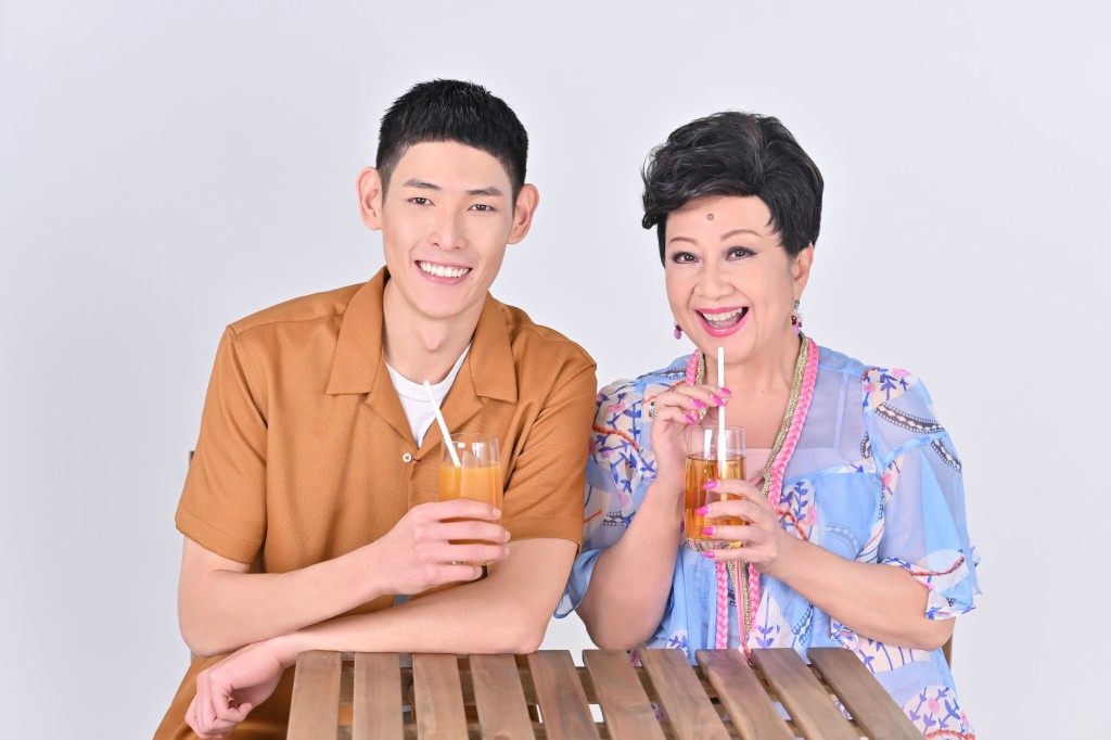 孫仔腳頭好好,近日家燕姐接獲大量廣告。