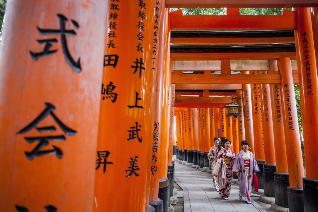 京都市的伏見稻荷大社是著名觀光景點。美聯社