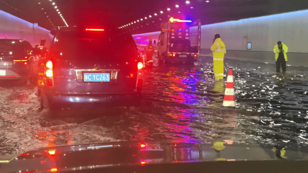 深中通道一度水浸。 抖音