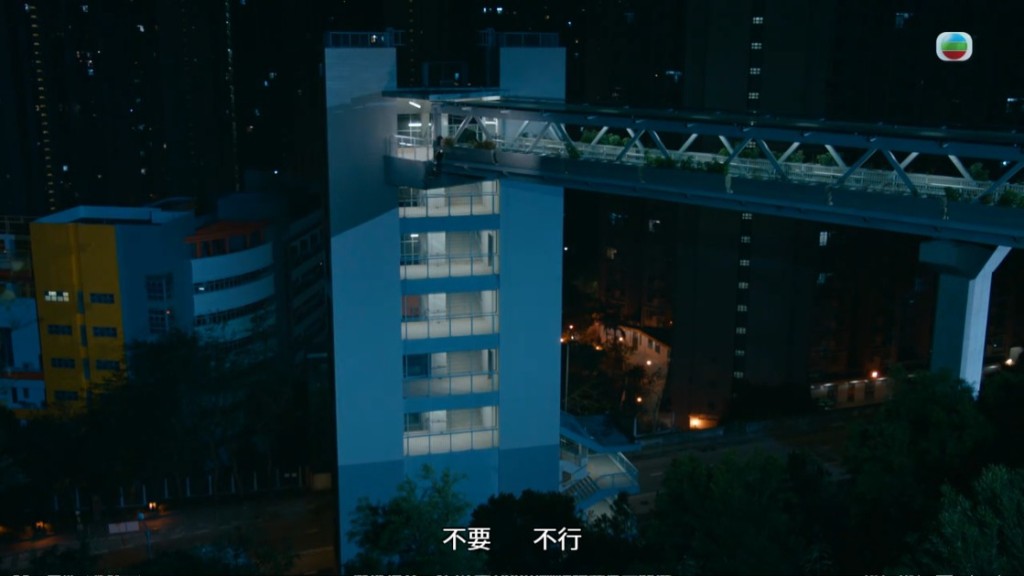 譚嘉儀在《虛擬情人》的一場自殺戲十分觸目驚心。 譚嘉儀在《虛擬情人》的一場自殺戲十分觸目驚心。