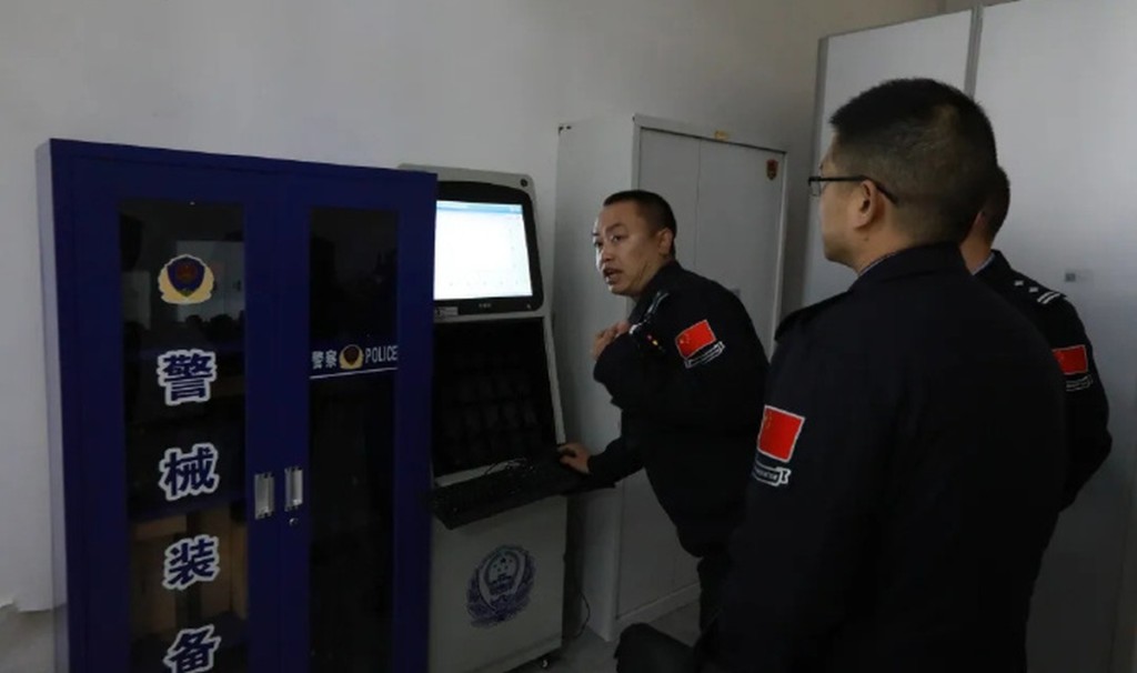 民警黃棚平日執勤的情況。