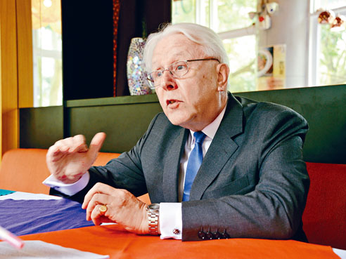 ■江樂士表示，法庭量刑時會考慮罪行的普遍性，在量刑上有所調節。