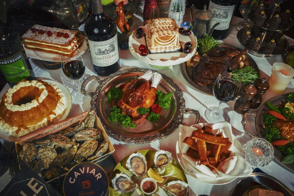 Jean-Pierre 的節日餐桌，充滿豐盛而歡樂的巴黎氣氛。