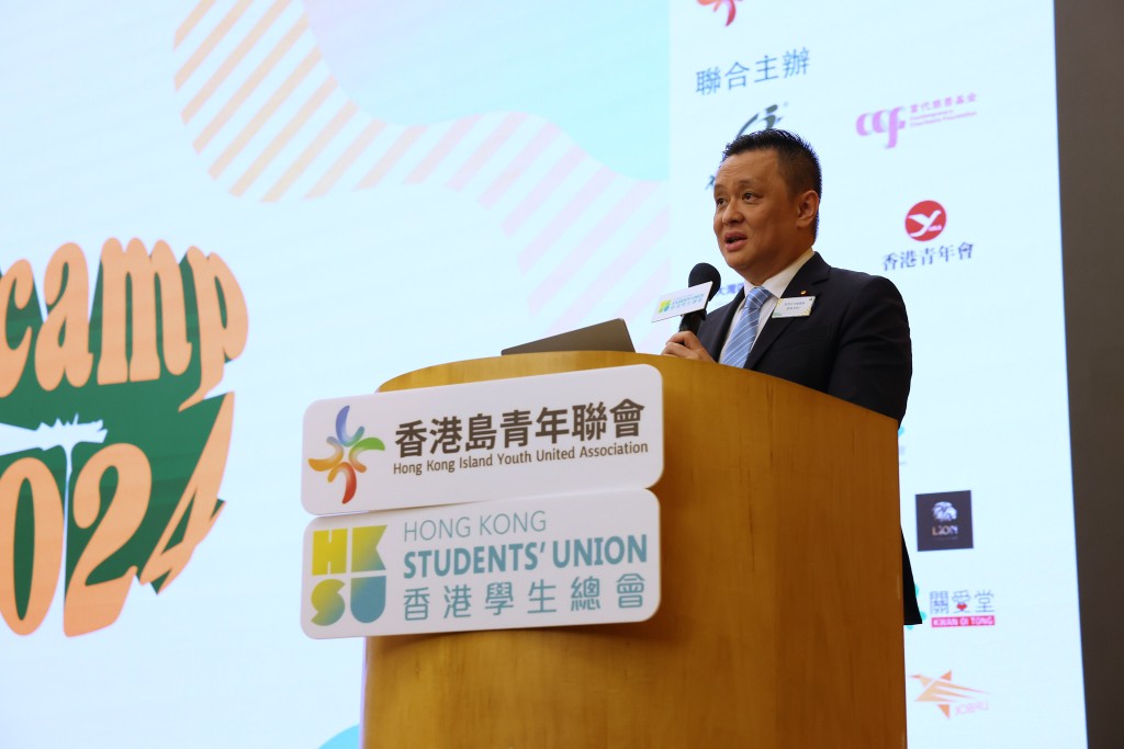 香港立法會議員鄧飛分享自己的大學經歷。