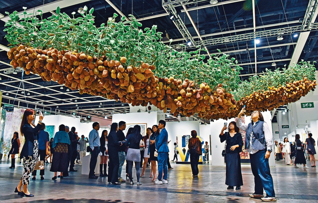 一連5日的香港巴塞爾藝術展（Art Basel）於上月圓滿結束，吸引逾9萬名訪客入場。 