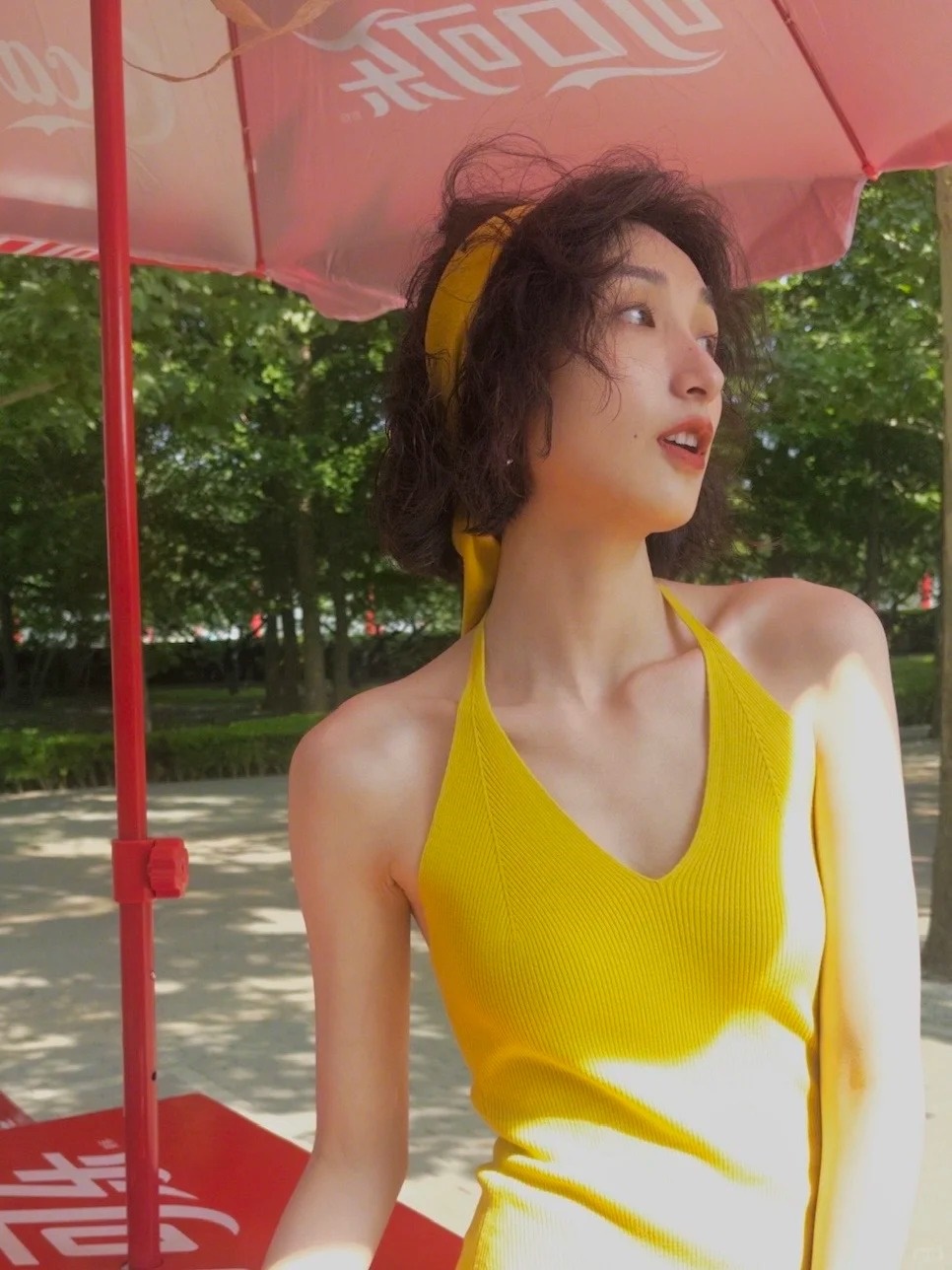 蘇暢擁模特兒骨架。 蘇暢擁模特兒骨架。
