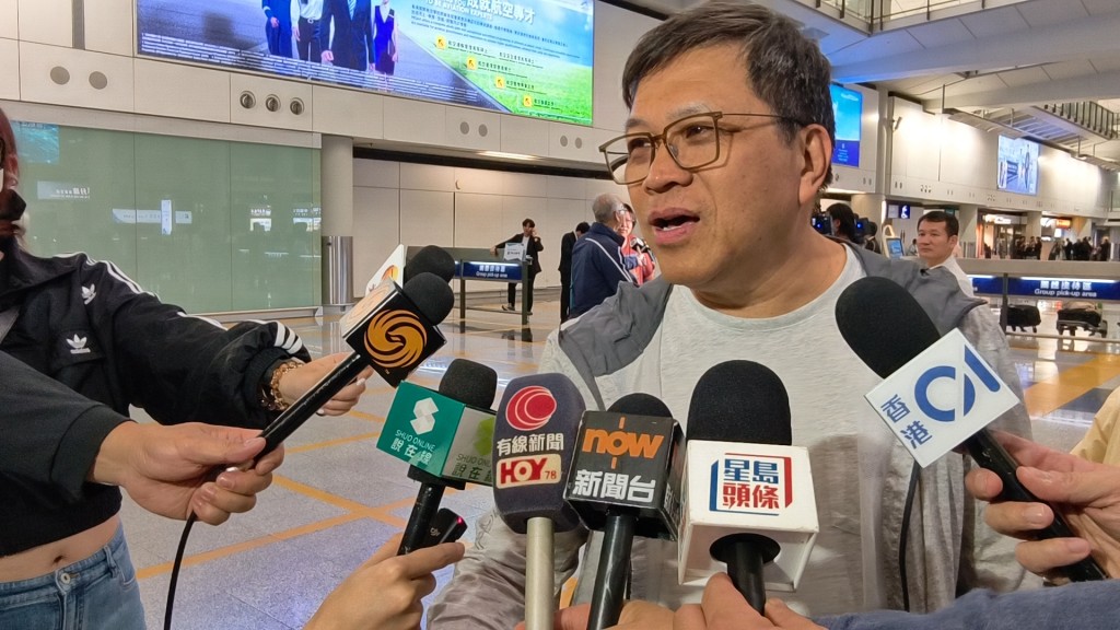 市民杨先生指回港第一件想做的事，便是与母亲见面。