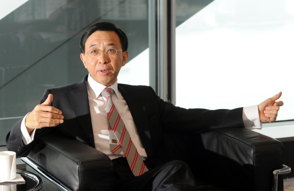 郑海泉咜叱政商界。摄于2010年
