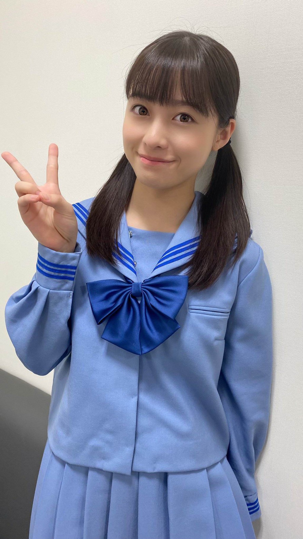 現年21歲的橋本環奈,笑言穿上制服感到尷尬。